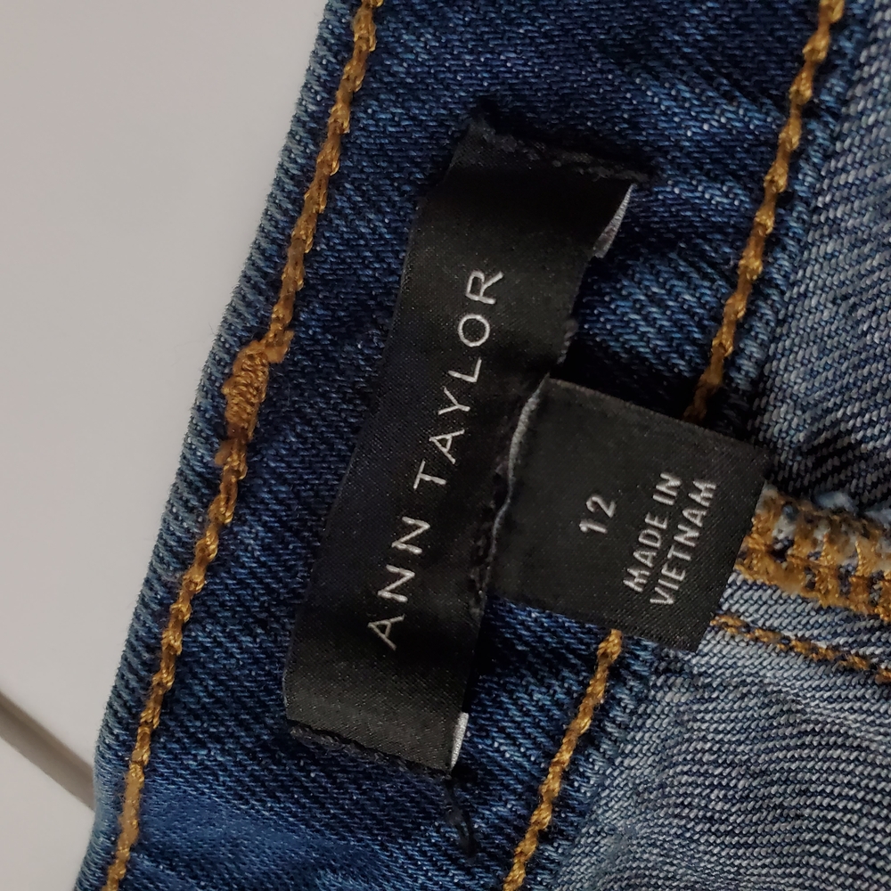 Ann Taylor Womens  Blue Jeans. Size:12 - Picture 5 of 6